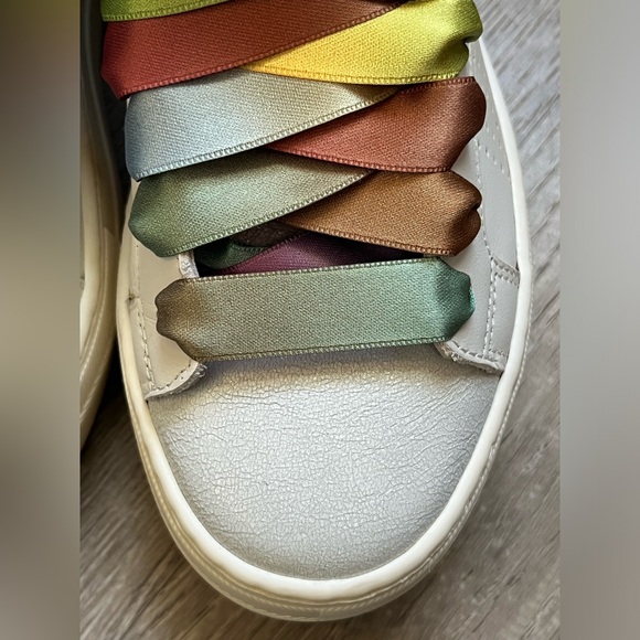 P448 Thea Sneakers HTF rainbow ombré laces excellent condition - Picture 12 of 13